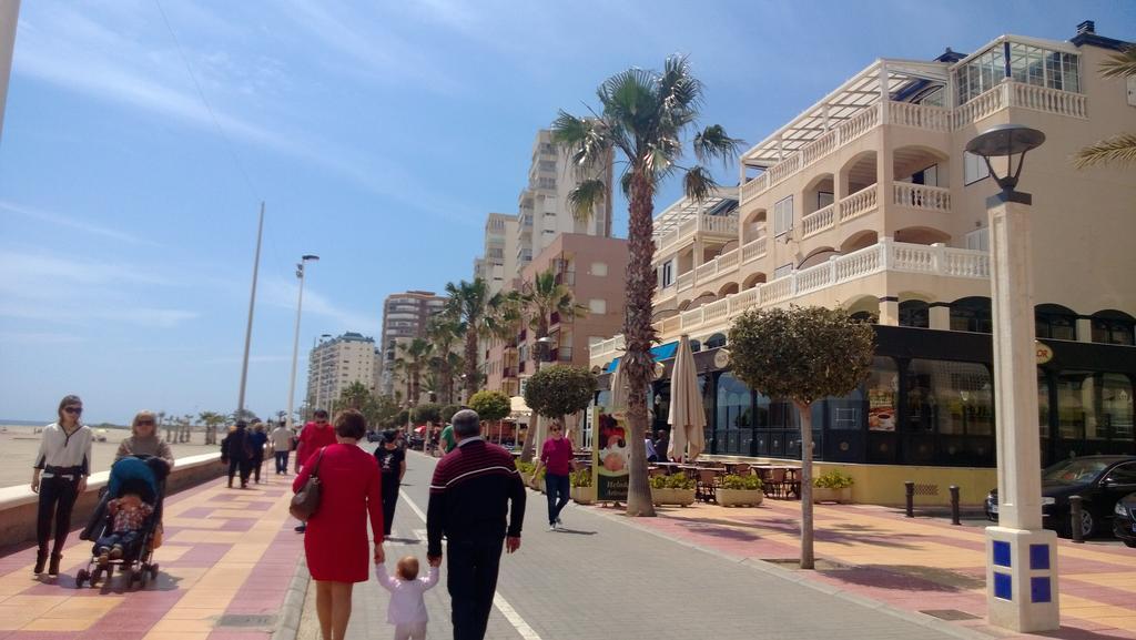 Beach House Brotonss El Campello Exterior foto